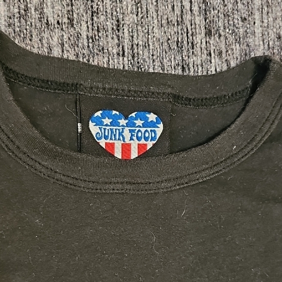 Pink Floyd BlackT-Shirt - Junk Food Clothing - Picture 2 of 5